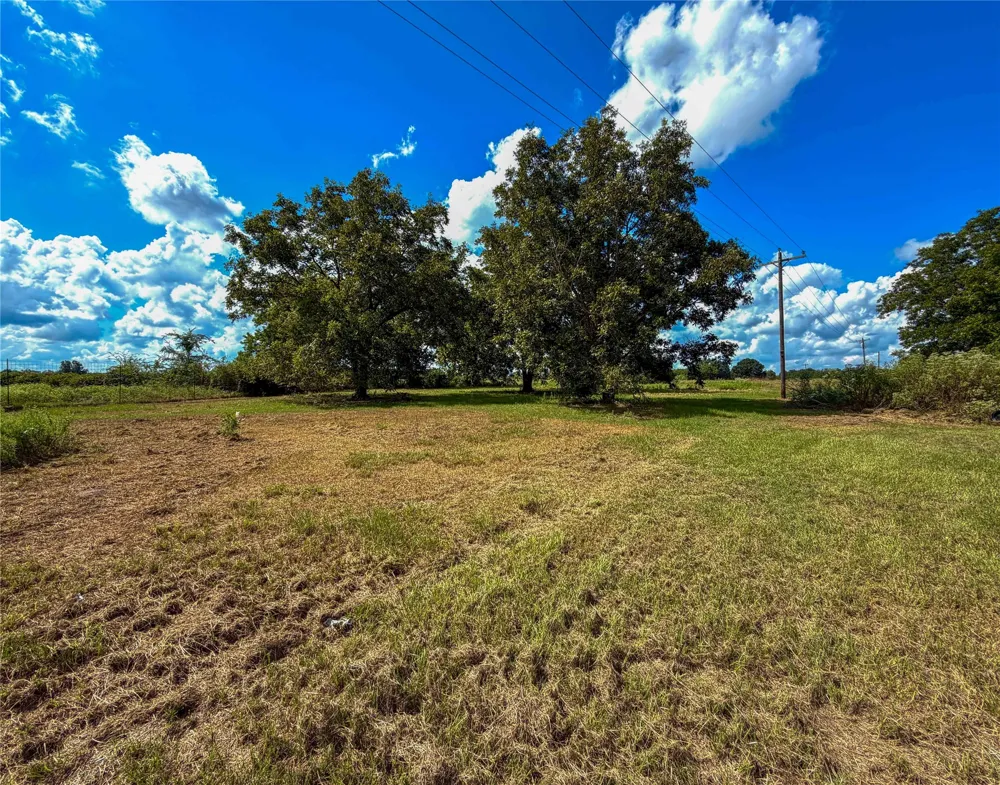 2067 County Road 3620 Lovelady, TX 75851