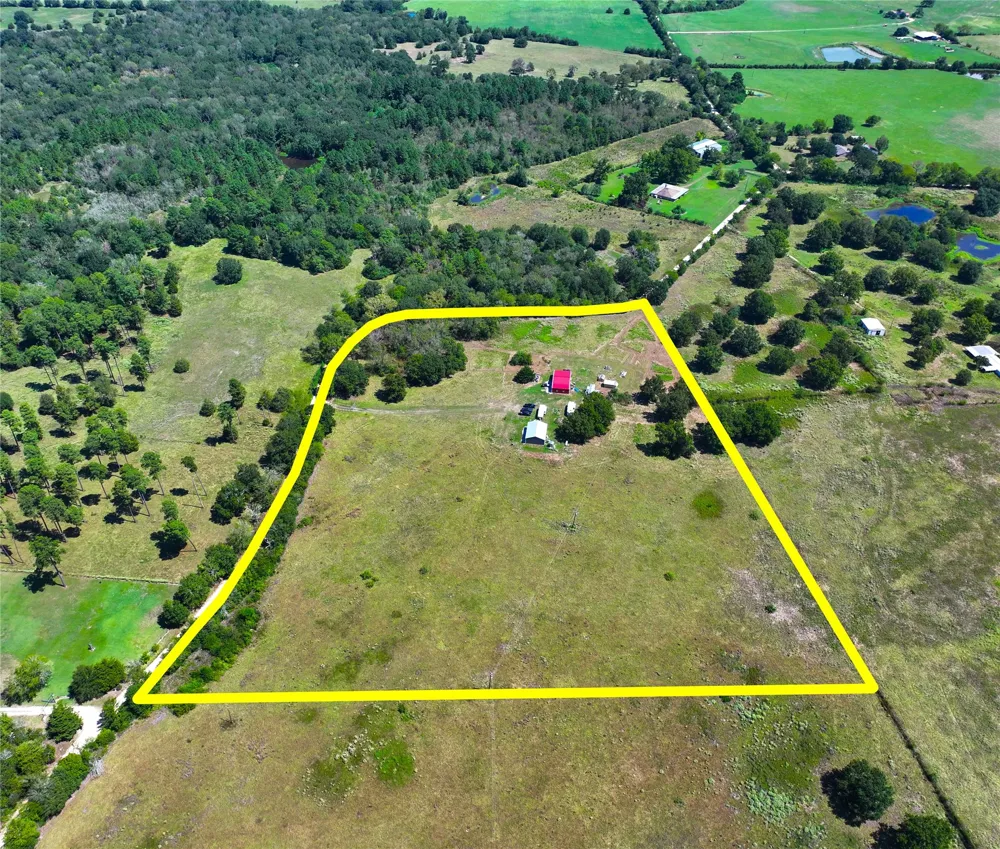 2067 County Road 3620 Lovelady, TX 75851