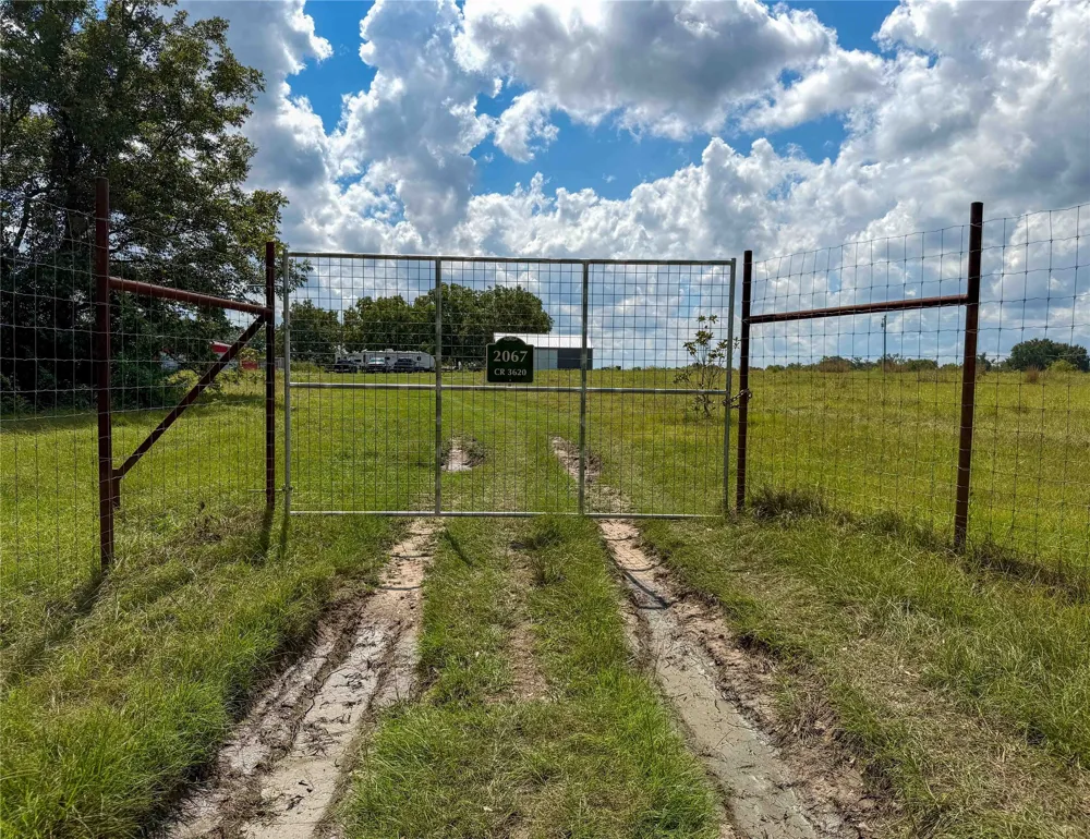 2067 County Road 3620 Lovelady, TX 75851