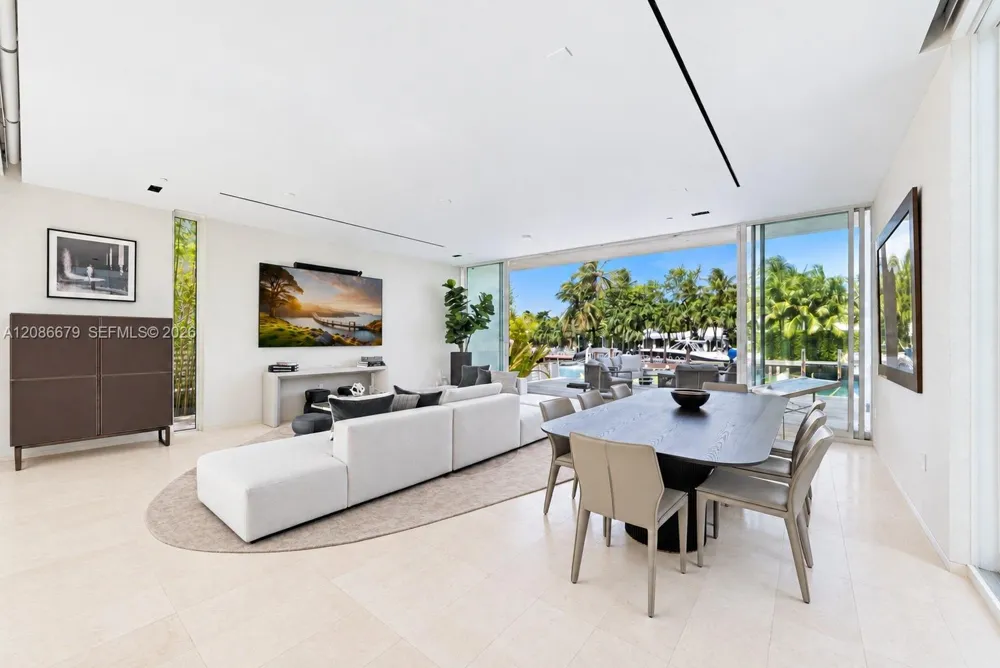 1011 W 48th St #8 Miami Beach, FL 33140