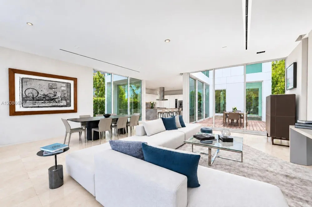 1011 W 48th St #8 Miami Beach, FL 33140