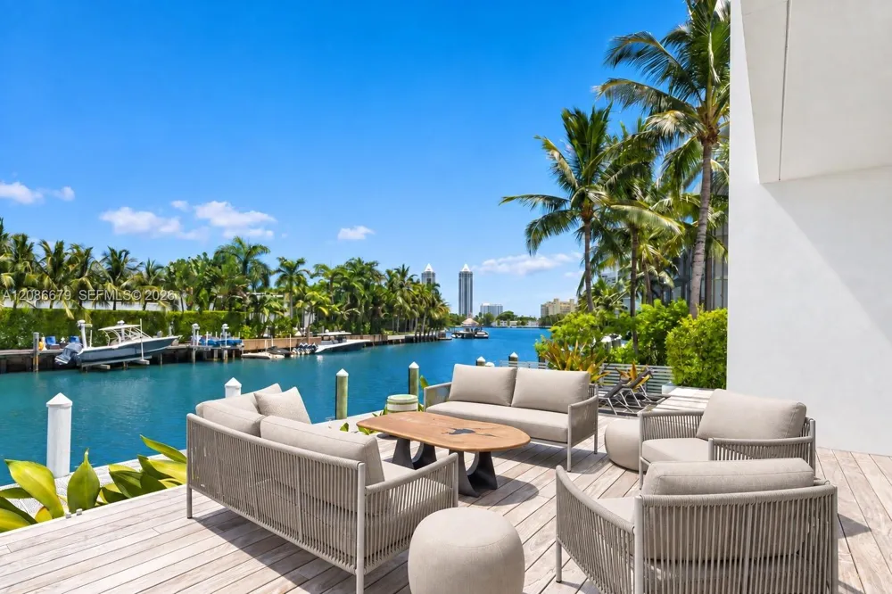 1011 W 48th St #8 Miami Beach, FL 33140