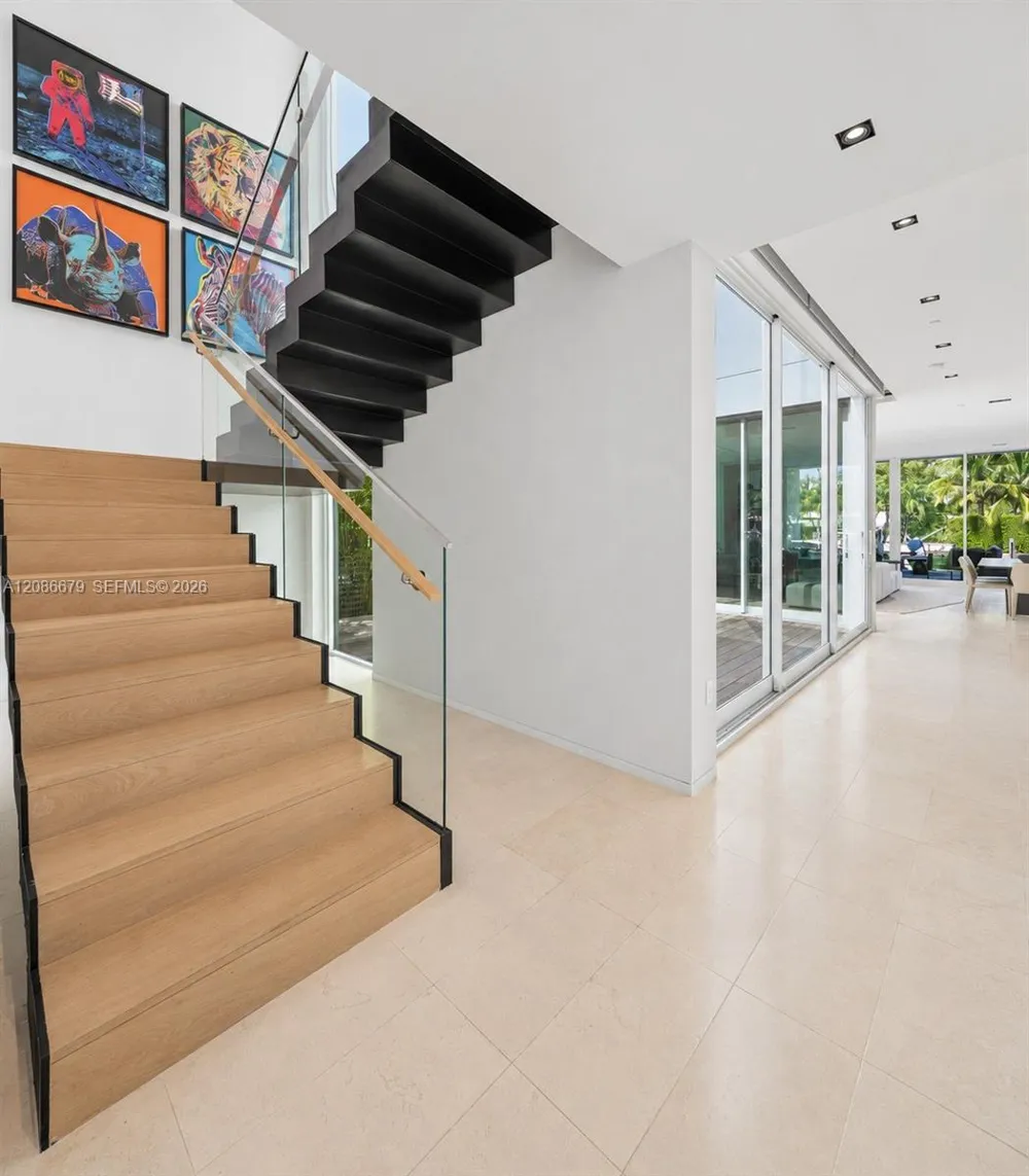 1011 W 48th St #8 Miami Beach, FL 33140