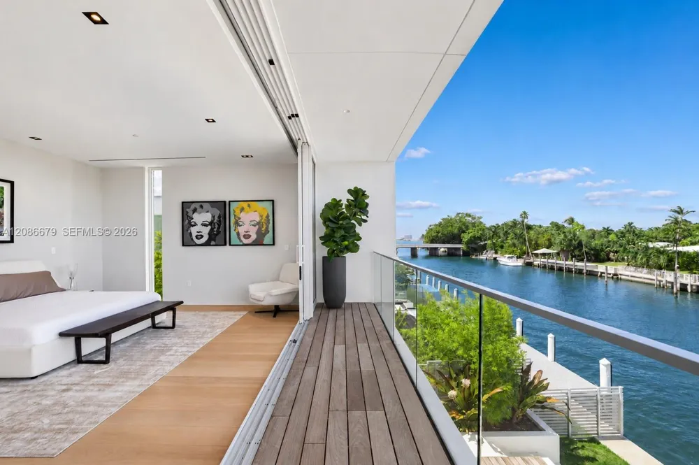 1011 W 48th St #8 Miami Beach, FL 33140