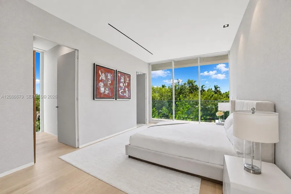 1011 W 48th St #8 Miami Beach, FL 33140