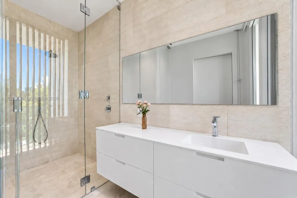 1011 W 48th St #8 Miami Beach, FL 33140