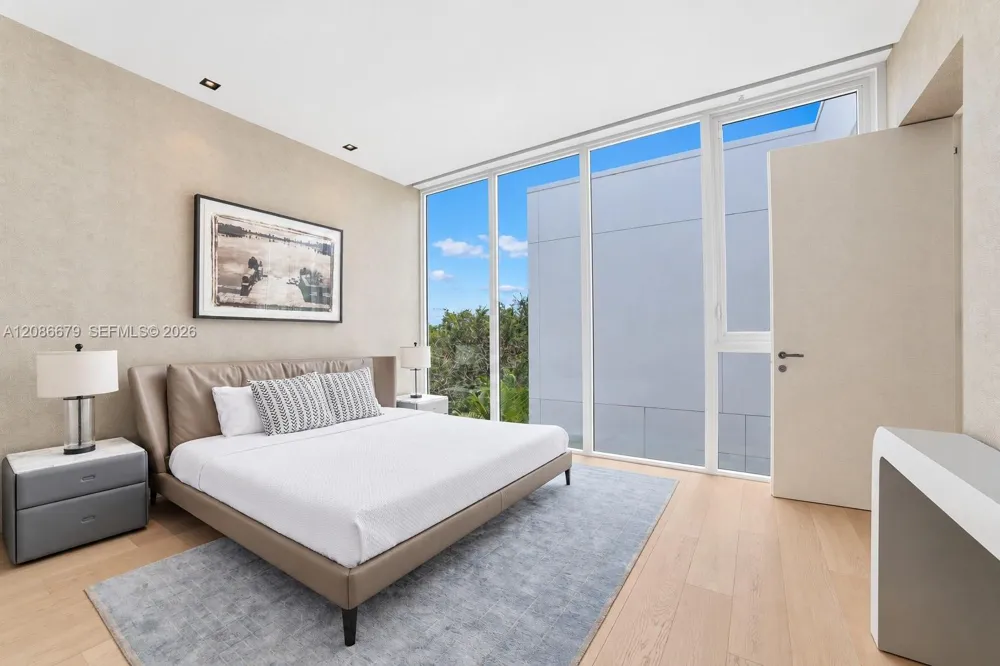 1011 W 48th St #8 Miami Beach, FL 33140
