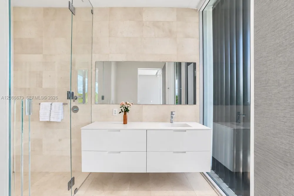1011 W 48th St #8 Miami Beach, FL 33140