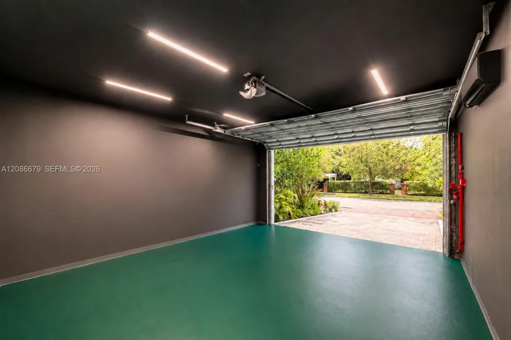 1011 W 48th St #8 Miami Beach, FL 33140