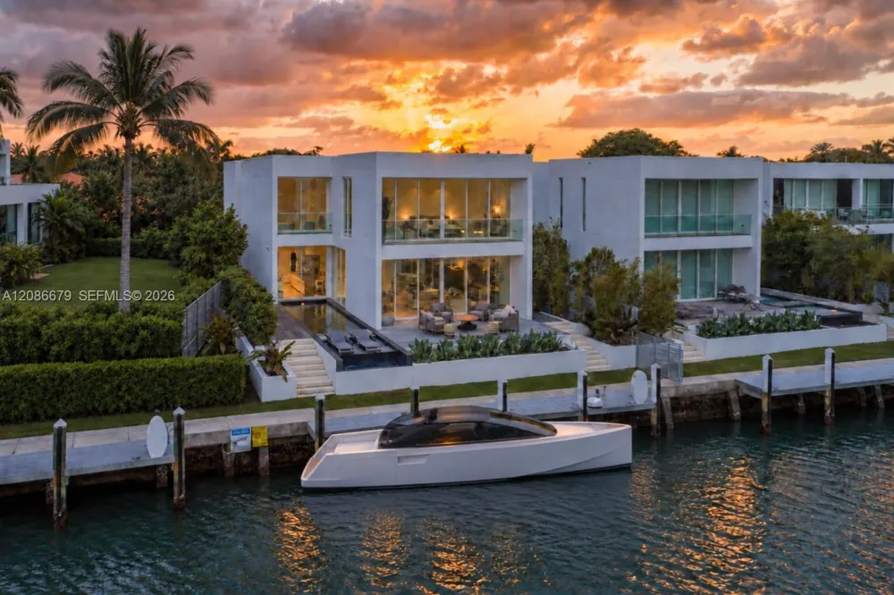 1011 W 48th St #8 Miami Beach, FL 33140