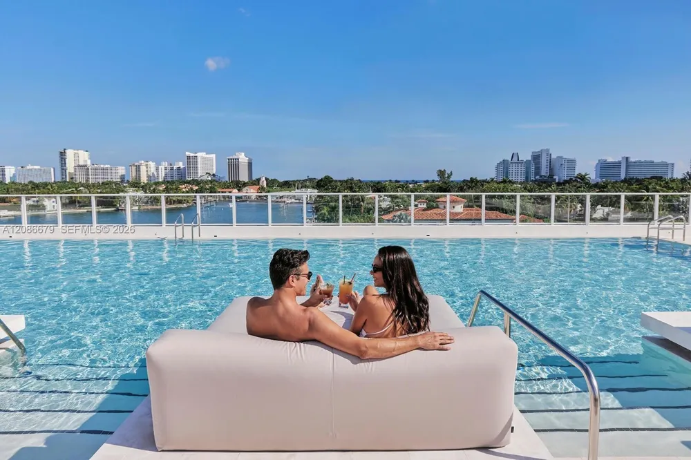 1011 W 48th St #8 Miami Beach, FL 33140
