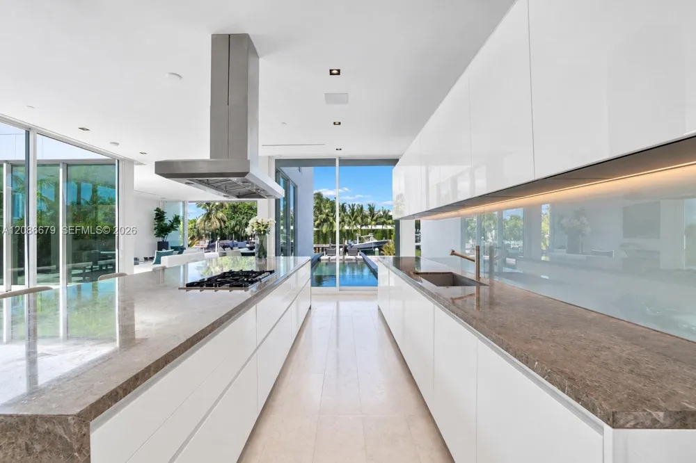 1011 W 48th St #8 Miami Beach, FL 33140
