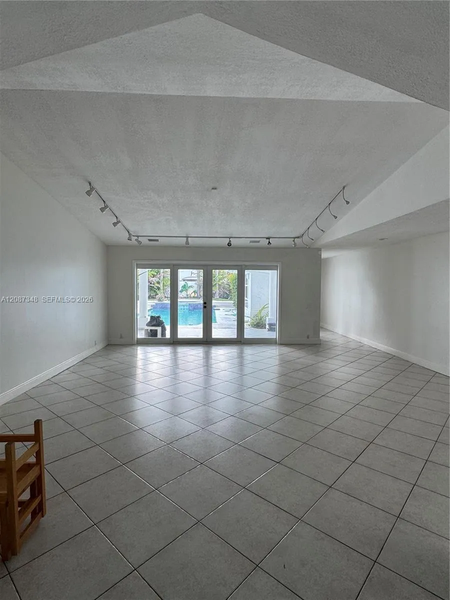 7790 SW 91st Ave Miami, FL 33173