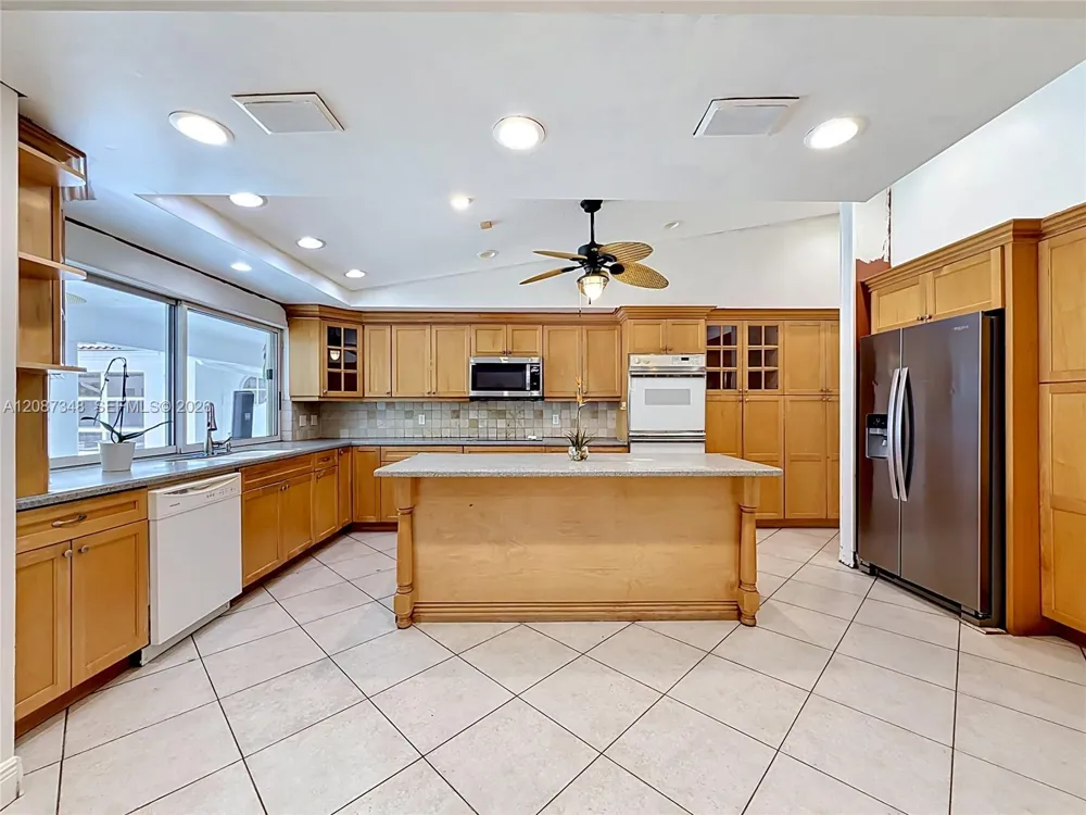 7790 SW 91st Ave Miami, FL 33173