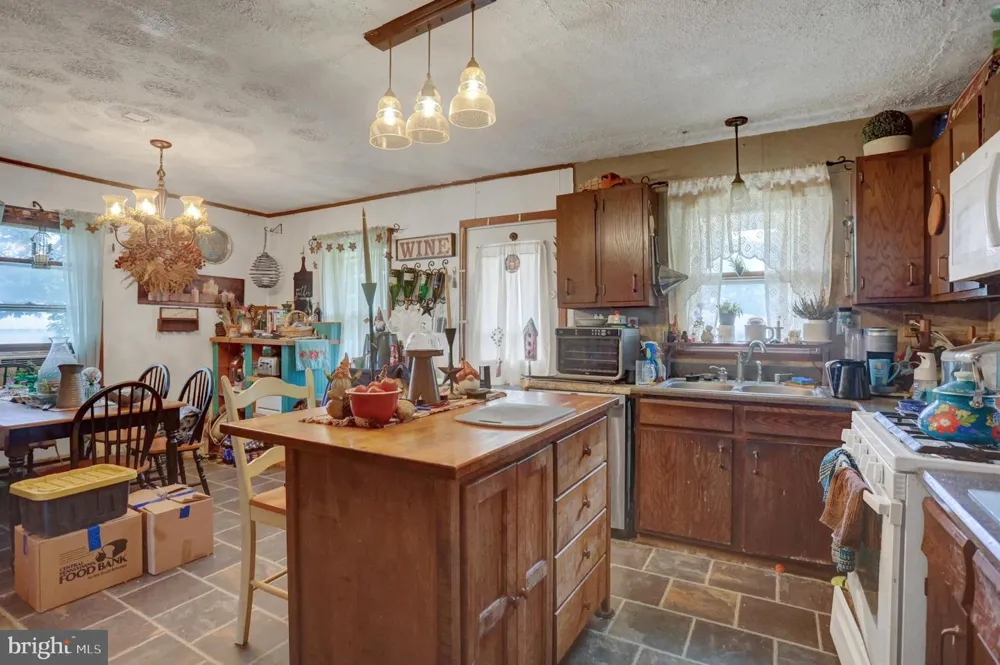 279 HIGH ROAD Shippensburg, PA 17257
