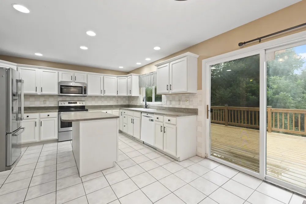 7403 Pine Creek Trail Waterford, MI 48327