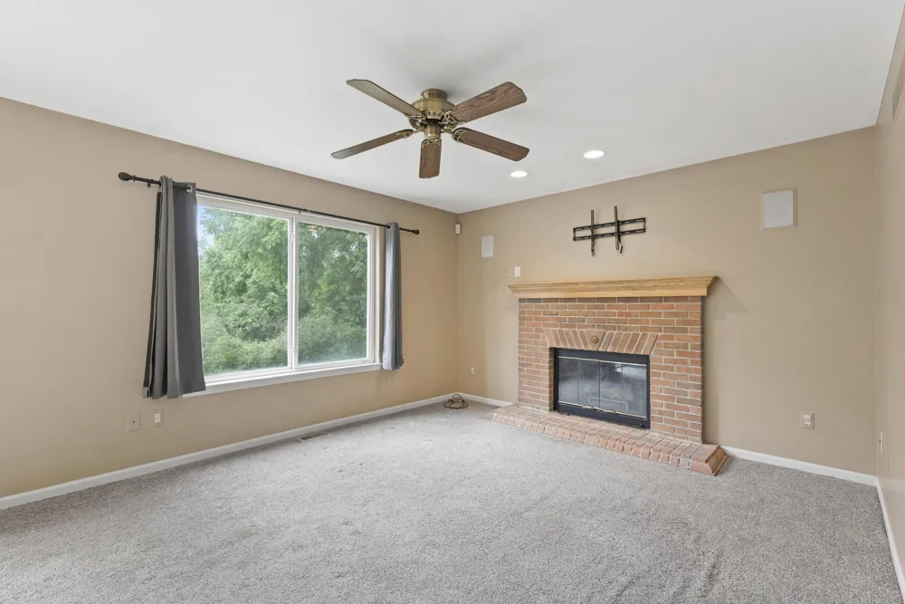 7403 Pine Creek Trail Waterford, MI 48327