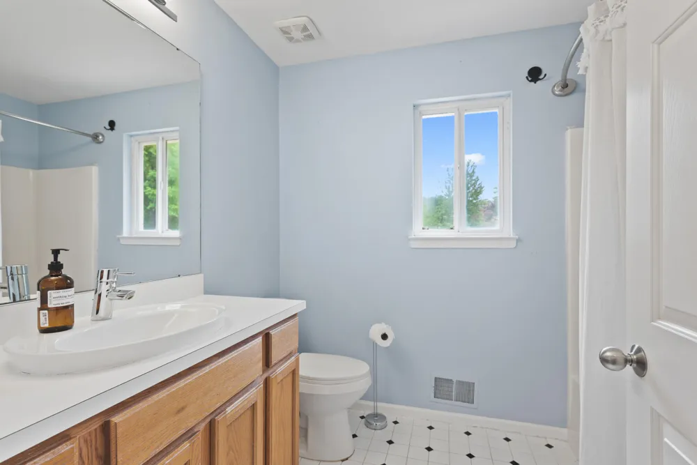 7403 Pine Creek Trail Waterford, MI 48327