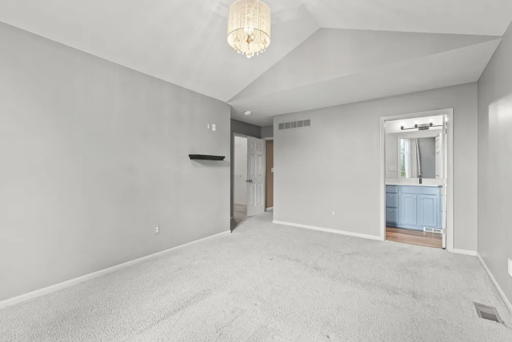 7403 Pine Creek Trail Waterford, MI 48327
