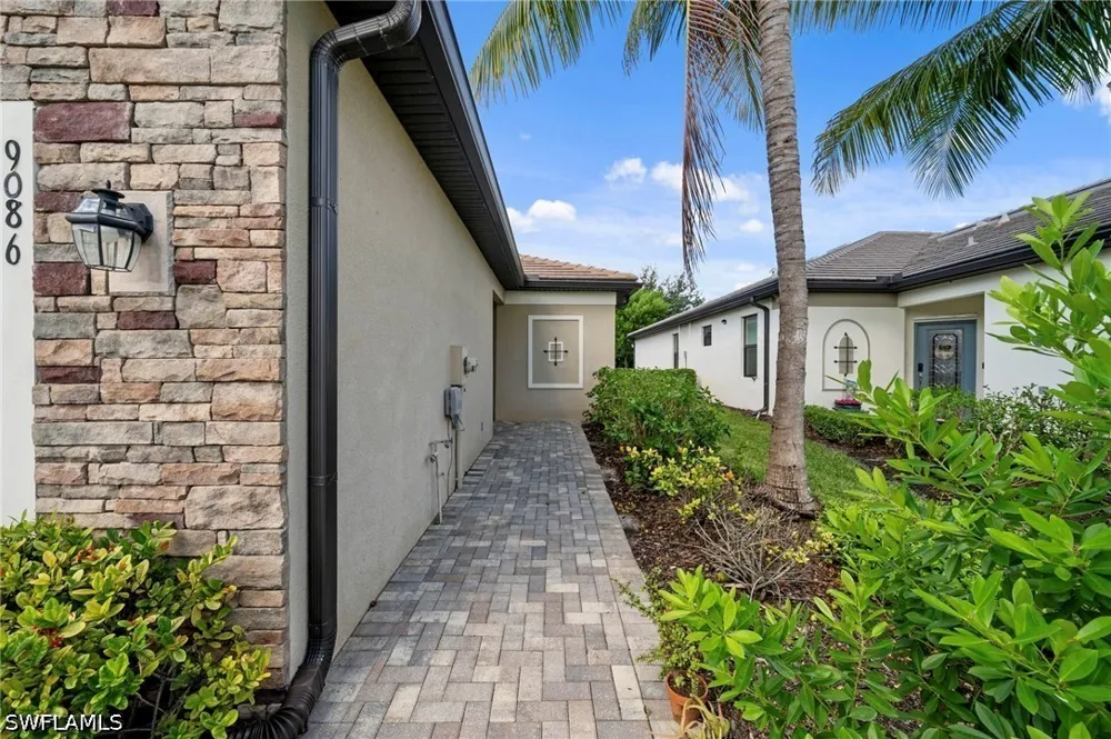 Woodhurst Drive Naples, FL 34120