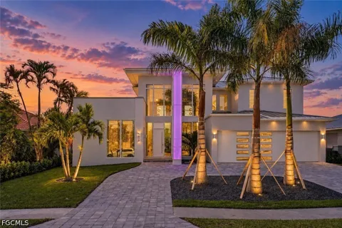 Pelican Boulevard