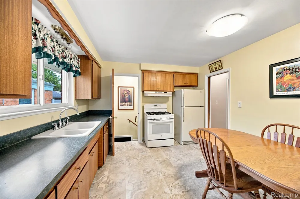 3921 Harding Street Dearborn Heights City, MI 48125