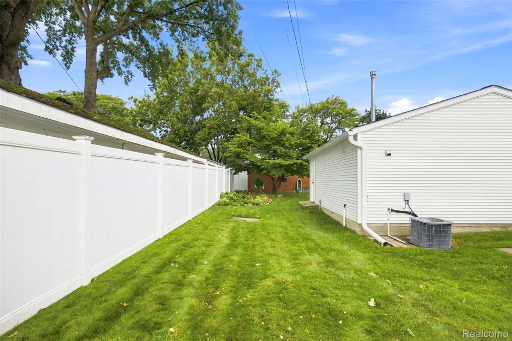 3921 Harding Street Dearborn Heights City, MI 48125