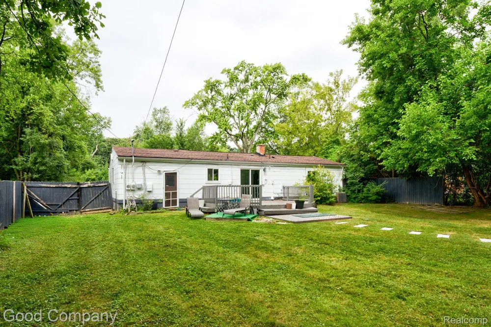 30110 Fairfax Street Southfield City, MI 48076