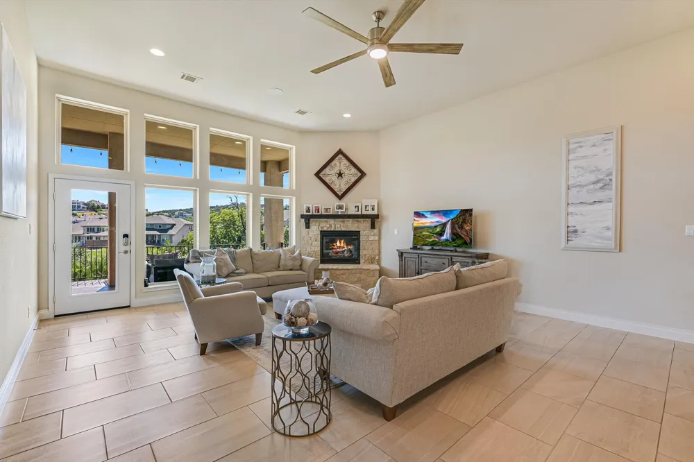 6005 Hewetson Drive Austin, TX 78738