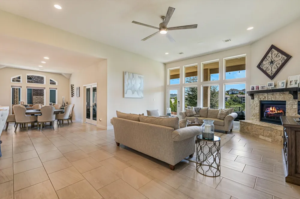 6005 Hewetson Drive Austin, TX 78738