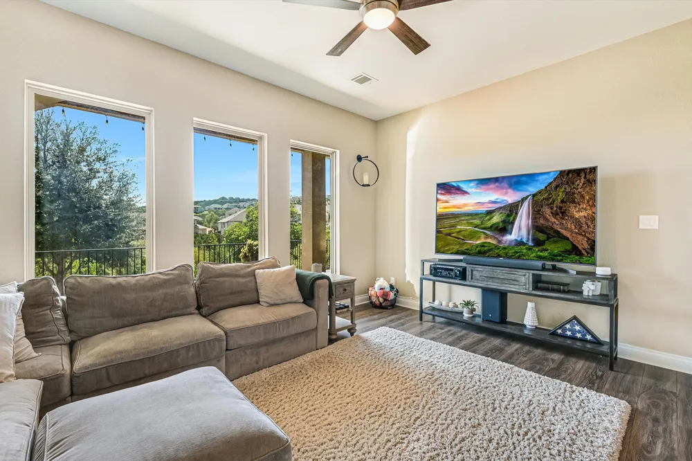 6005 Hewetson Drive Austin, TX 78738