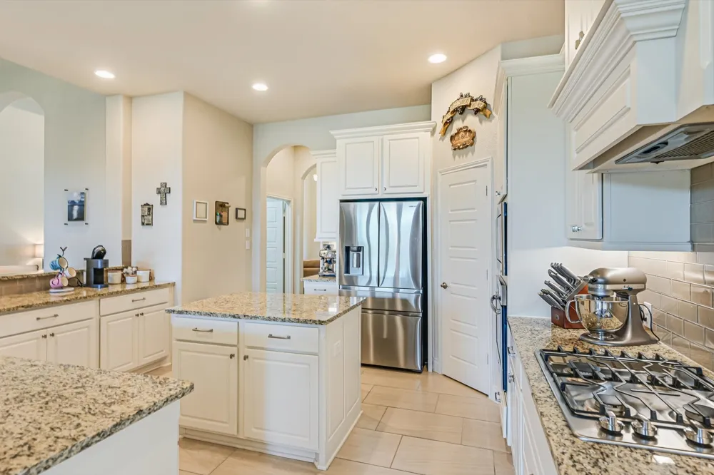 6005 Hewetson Drive Austin, TX 78738