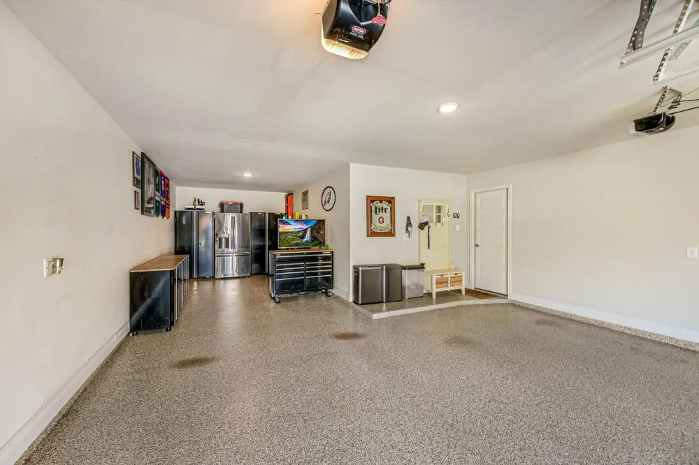6005 Hewetson Drive Austin, TX 78738