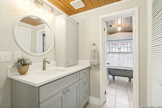 340 JAMES ST Boerne, TX 78006