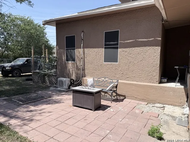 1030 W HUISACHE AVE San Antonio, TX 78201