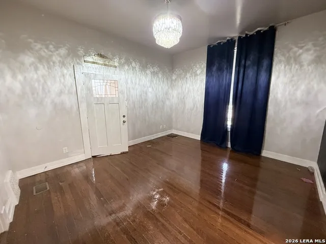 1030 W HUISACHE AVE San Antonio, TX 78201
