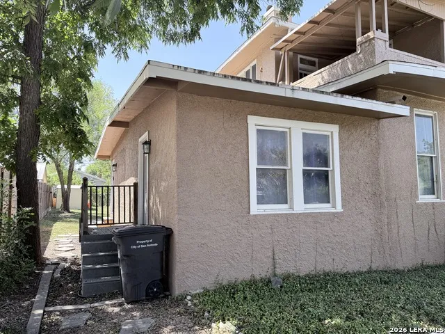 1030 W HUISACHE AVE San Antonio, TX 78201