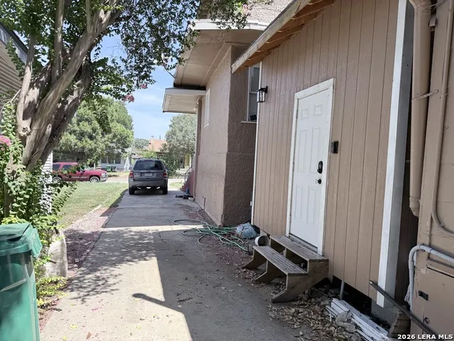 1030 W HUISACHE AVE San Antonio, TX 78201
