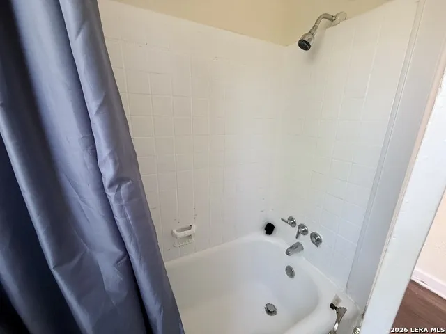 1407 W WOODLAWN AVE San Antonio, TX 78201