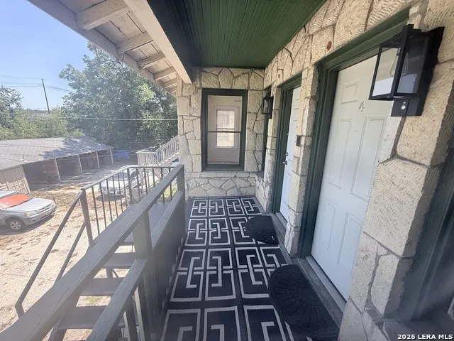 1407 W WOODLAWN AVE San Antonio, TX 78201