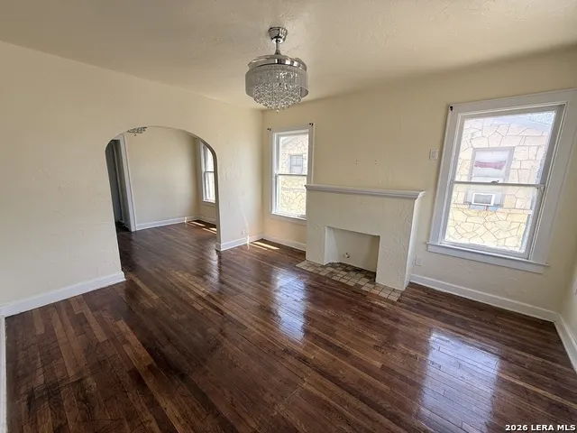 1407 W WOODLAWN AVE San Antonio, TX 78201