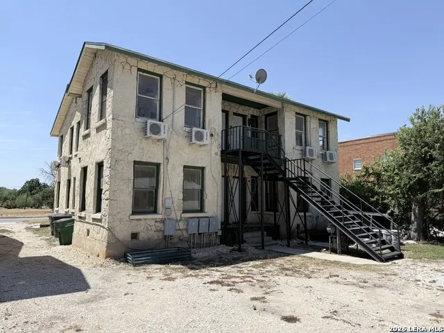 1407 W WOODLAWN AVE San Antonio, TX 78201