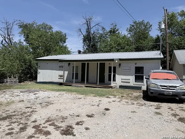 1407 W WOODLAWN AVE San Antonio, TX 78201