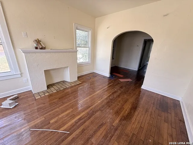 1407 W WOODLAWN AVE San Antonio, TX 78201