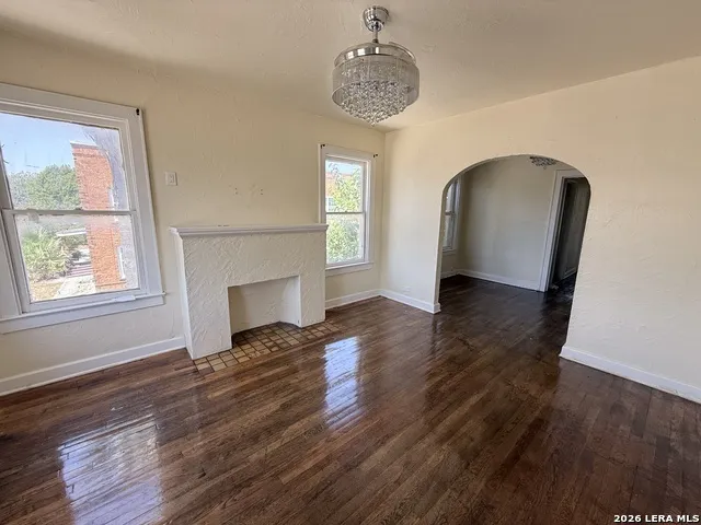 1407 W WOODLAWN AVE San Antonio, TX 78201