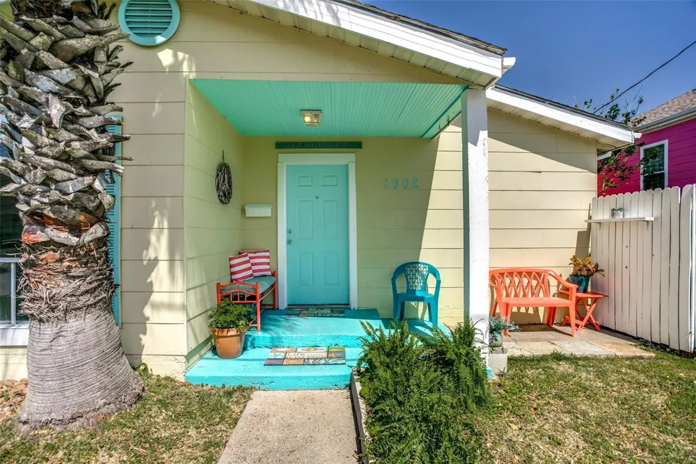 1602 18th Street Galveston, TX 77550