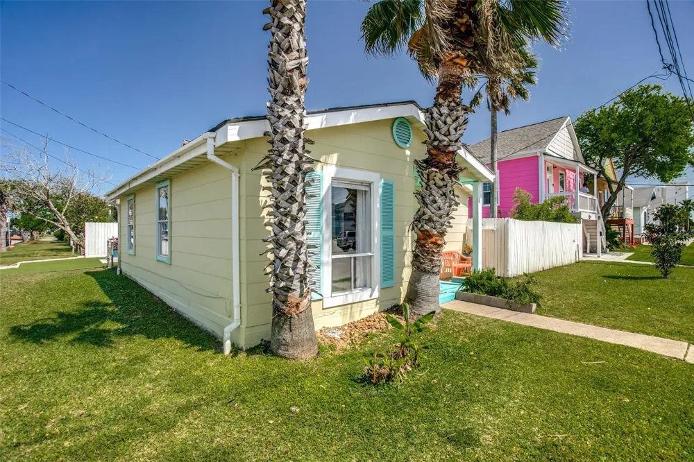 1602 18th Street Galveston, TX 77550