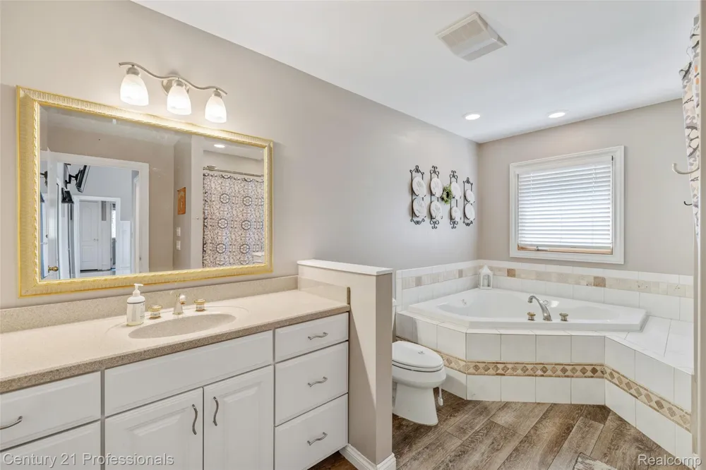 10770 Gloria Greer Lane Rose Township, MI 48442