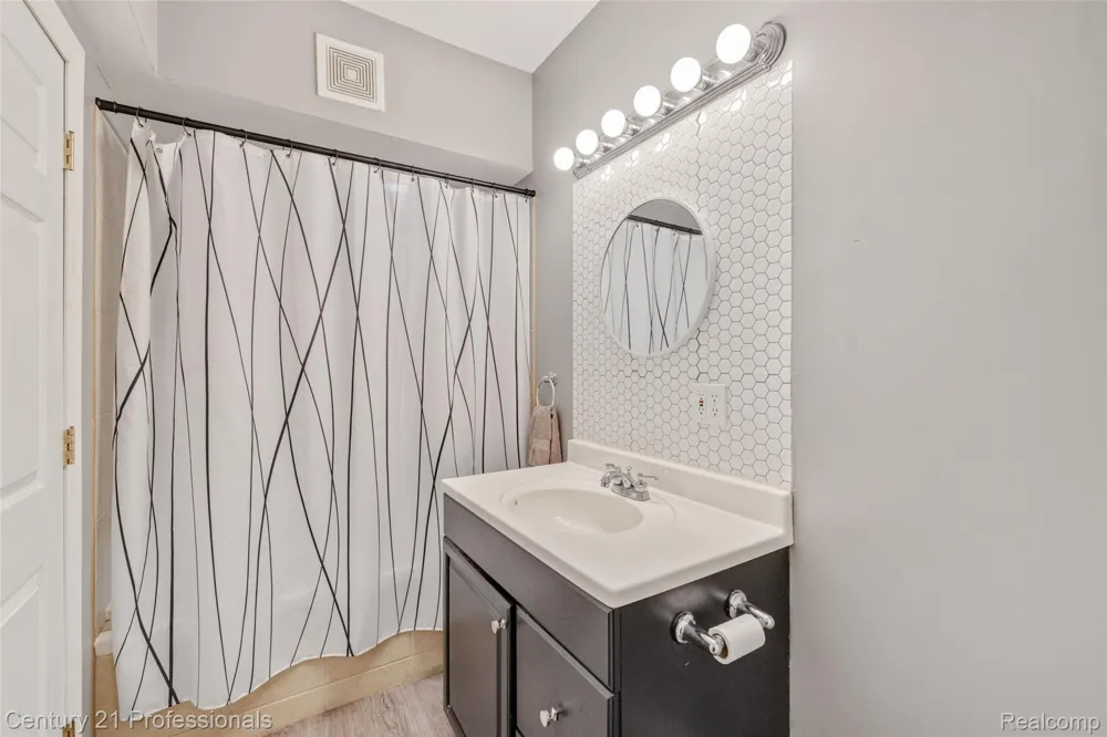 10770 Gloria Greer Lane Rose Township, MI 48442