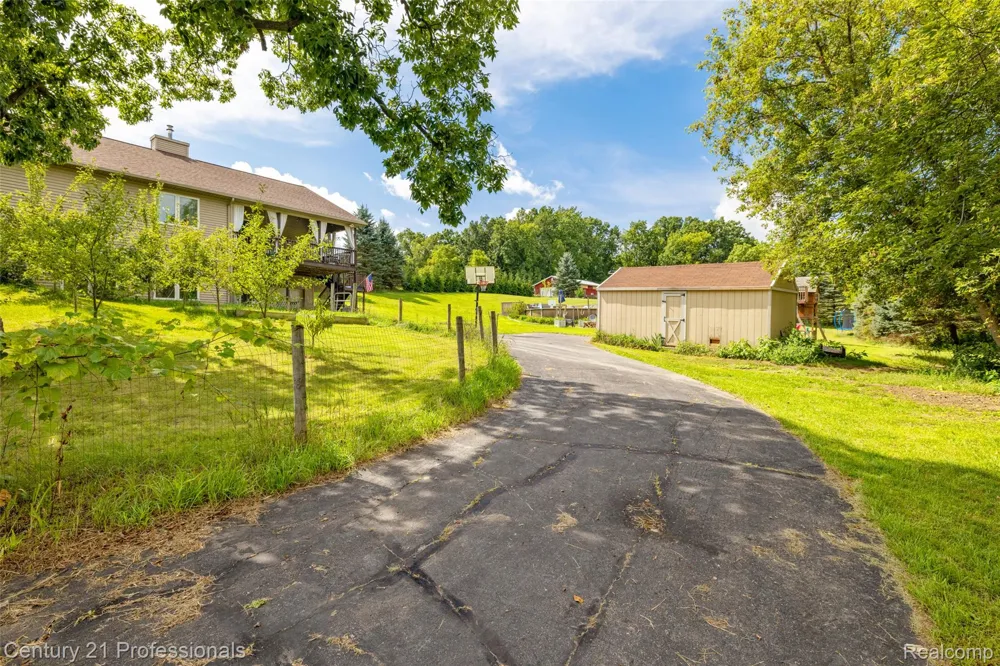 10770 Gloria Greer Lane Rose Township, MI 48442